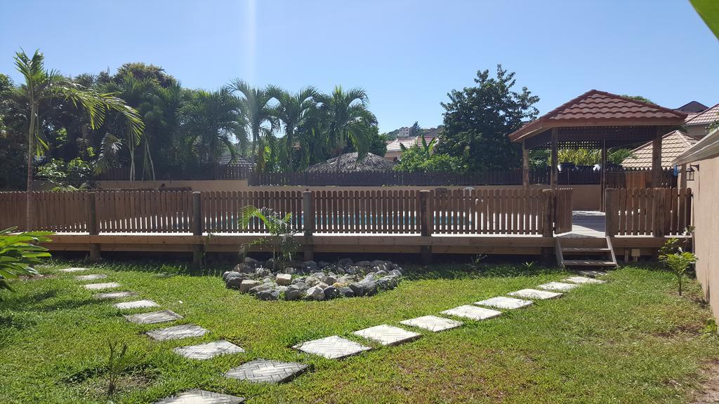 Enfield Apt 12, Executive Suites Ja - Palms מראה חיצוני תמונה
