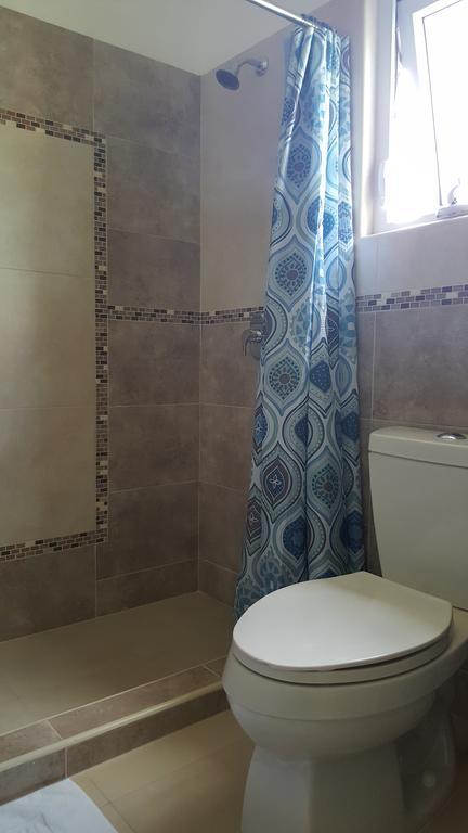 Enfield Apt 12, Executive Suites Ja - Palms מראה חיצוני תמונה