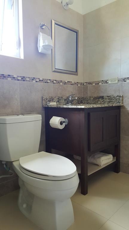 Enfield Apt 12, Executive Suites Ja - Palms מראה חיצוני תמונה