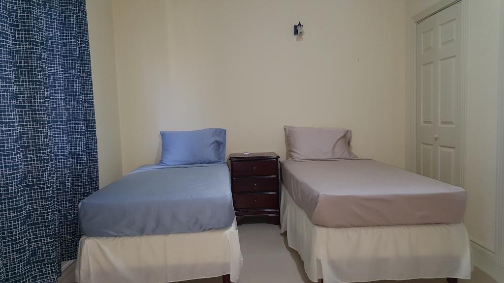 Enfield Apt 12, Executive Suites Ja - Palms מראה חיצוני תמונה