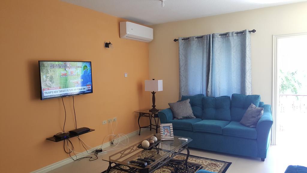 Enfield Apt 12, Executive Suites Ja - Palms מראה חיצוני תמונה
