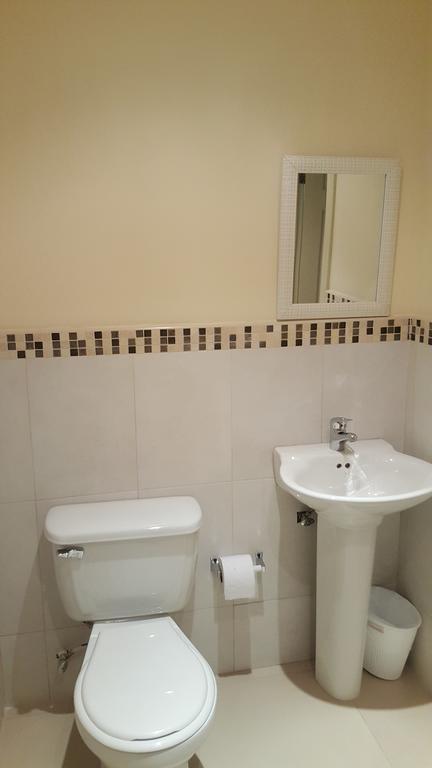 Enfield Apt 12, Executive Suites Ja - Palms מראה חיצוני תמונה
