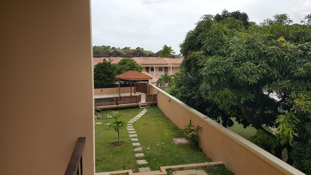 Enfield Apt 12, Executive Suites Ja - Palms מראה חיצוני תמונה