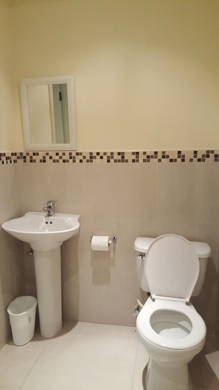 Enfield Apt 12, Executive Suites Ja - Palms מראה חיצוני תמונה