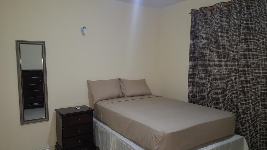 Enfield Apt 12, Executive Suites Ja - Palms מראה חיצוני תמונה