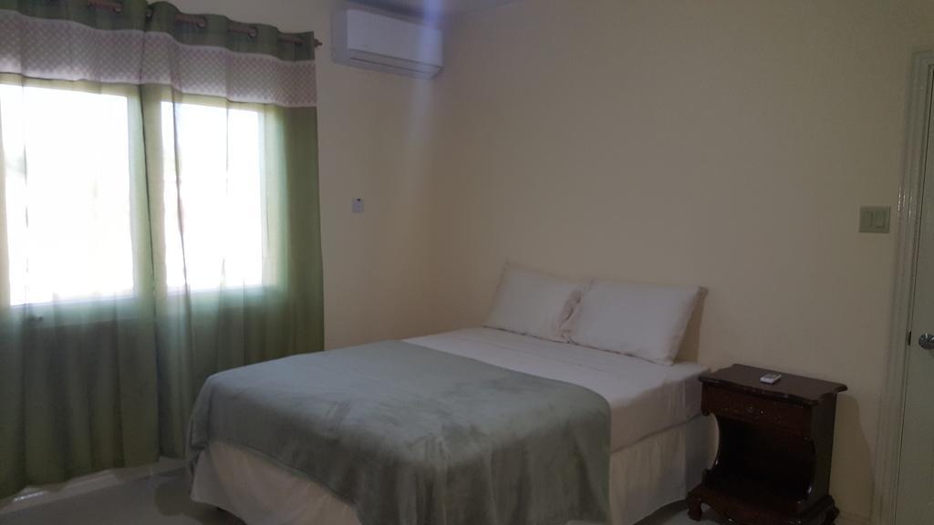 Enfield Apt 12, Executive Suites Ja - Palms מראה חיצוני תמונה