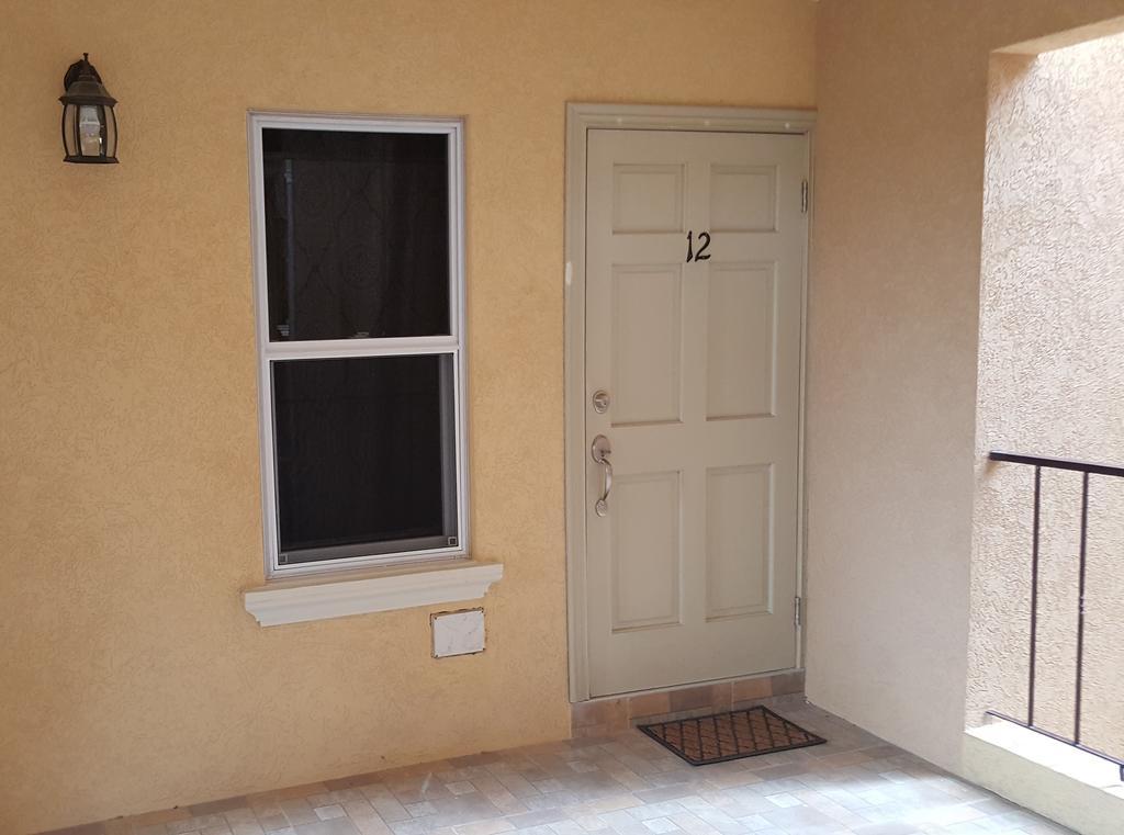 Enfield Apt 12, Executive Suites Ja - Palms מראה חיצוני תמונה