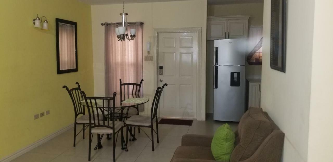 Enfield Apt 12, Executive Suites Ja - Palms מראה חיצוני תמונה