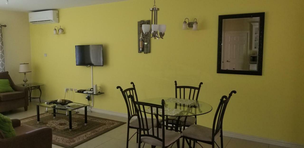 Enfield Apt 12, Executive Suites Ja - Palms מראה חיצוני תמונה